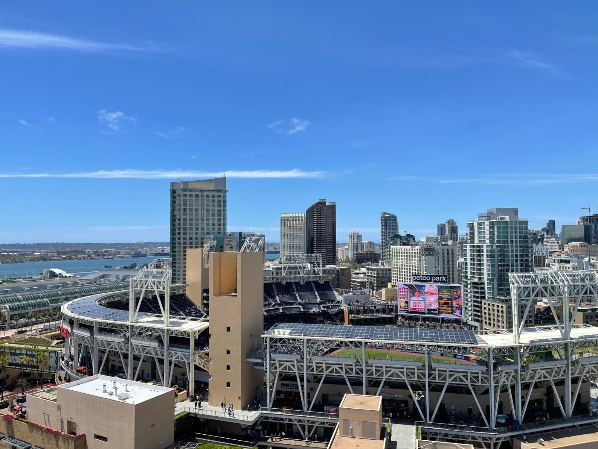 Newly Furnished Penthouse With The Breathtaking Views Of * San Diego
